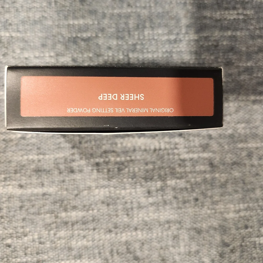 bareMinerals Original Mineral Veil Pressed Powder in Sheer Deep